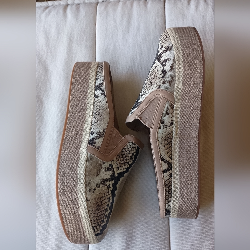 Vince Camuto Snake Design Mule Slide Design_8.5 - Picture 7 of 8